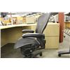 Image 2 : HERMAN MILLER AERON ERGONOMIC MULTILEVER MESH BACK EXECUTIVE CHAIR