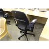 Image 2 : BLACK STEELCASE LEAP MULTILEVER ERGONOMIC TASK CHAIR