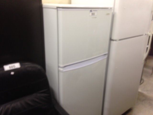 Simplicity Fridge SIMPLICITY FRIDGE/FREEZER COMBO - Able Auctions