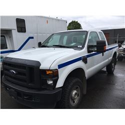 2009 FORD F-250 XL SUPER DUTY, 2 DOOR PU, WHITE, VIN # 1FTSX215X9EA02882