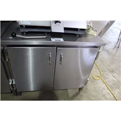 WASSERSTROM 3' STAINLESS STEEL 2 DOOR COUNTER