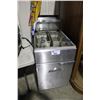 Image 1 : IMPERIAL STAINLESS STEEL 2 BASKET DEEP FRYER