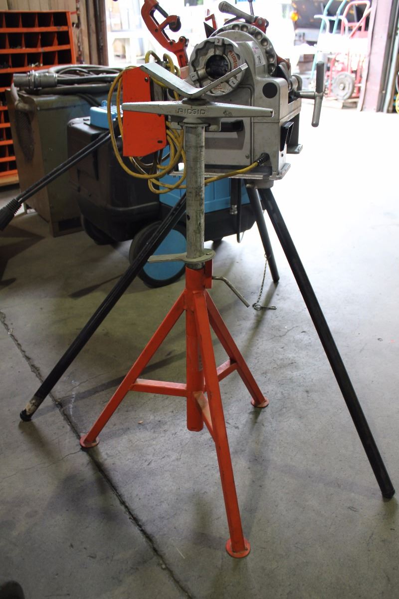 Threader Stand RIDGID 1215 PIPE THREADER ON STAND WITH RIDGID PIPE SUPPORT STAND ...