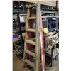 Image 1 : PAIR OF 6' LADDERS