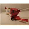 Image 1 : Ertl IH Grinder Mixer 1/16th Scale
