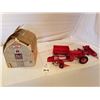 Image 1 : Rare Vintage Ertl International Farmall 400 Farm S