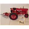 Image 2 : Ertl Vintage Farmall 450 w/ Fast Hitch 3 bottom
