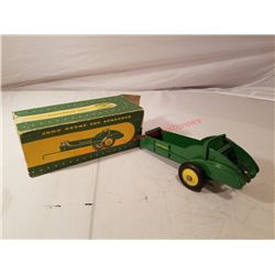 Tru-Scale John Deere Vintage Manure Spreader Arcad