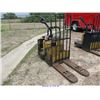 Image 2 : CATERPILLAR PALLET JACKS