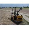 Image 4 : CATERPILLAR PALLET JACKS
