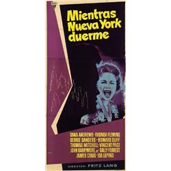  MIENTRAS NUEVA YORK DUERME.