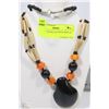 Image 1 : BEADED NECKLACE WITH DISPLAY