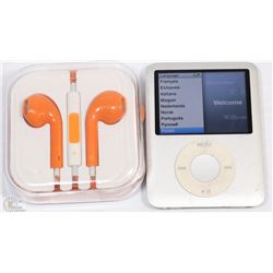 4GB IPOD W/EARBUD HEADPHONES