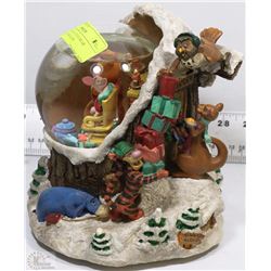 VINTAGE DISNEY POOH BEAR MUSICAL SNOW GLOBE.