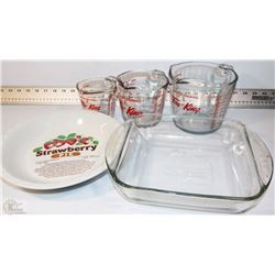 FLAT WITH PYREX MEASURING CUPS & PIE PLATE