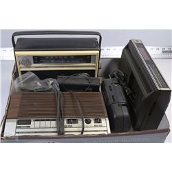 FLAT OF VINTAGE RADIOS ETC.
