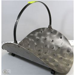 METAL LOG HOLDER FOR THE FIREPLACE