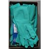 Image 1 : BOX OF LARGE UNLINED NITRILE GREEN RUBBER GLOVES