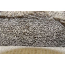 CARPET ROLL END