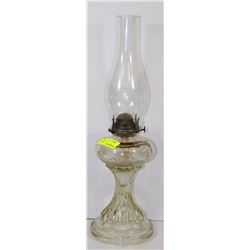 ESTATE VINTAGE GLASS OIL LAMP