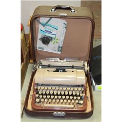 VINTAGE UNDERWOOD TYPEWRITER