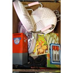 BOX WITH GIRLS AND BOYS VINTAGE TOYS