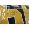 Image 2 : MARIO LEMIEUX SIGNED PENGUINS JERSEY -