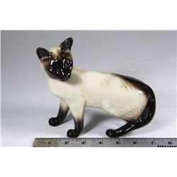 ENGLISH BESWICK CAT ORNAMENT