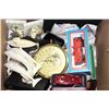 Image 1 : ESTATE BOX OF  ASST. ORNAMENTS AND COLLECTIBLES