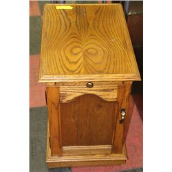 OAK END TABLE
