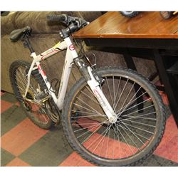 XTI-21 SUPERCYCLE MOUNTAIN BIKE 26" BACK TIRE