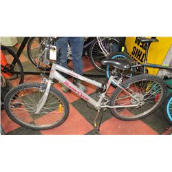 SUPERCYCLE 1500 WOMENS 15 SPEED BIKE W/ SHIMANO