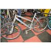 Image 1 : COMFORT DISCOVERY WOMENS 26" MOUNTAIN BIKE