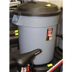 RUBBERMAID ROUGHNECK 20 GALLON GARBAGE CAN