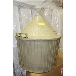 ORMELPLAST 54L WINE BOTTLE AND BASKET