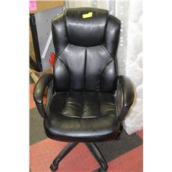 BLACK OFFICE COMPUTER CHAIR