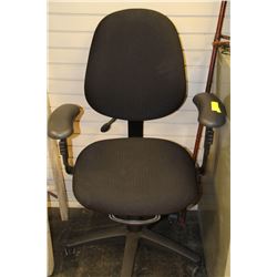 ERGOCENTRIC 7 FUNCTION BLACK OFFICE CHAIR