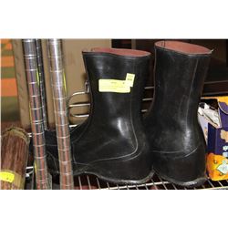 BLACK OVER THE BOOT RUBBER SLIP ONS (MILITARY)