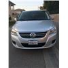 Image 4 : 2010 VW Routan SE