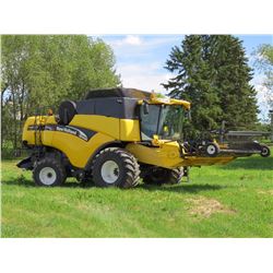 NEW HOLLAND CX840 COMBINE