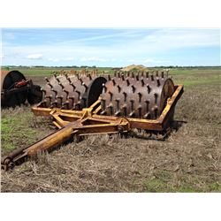 9' PULL BEHIND SHEEPS FOOT PACKER