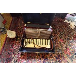 HOHN R Accordion With Case