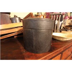 Collar Box & Collars