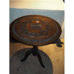 Round Table w/ Carving Top