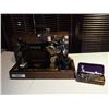 Image 2 : Singer Sewing Machine w/ Key & accessories