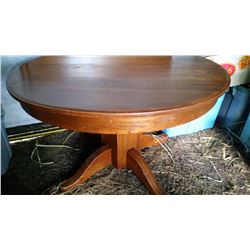 45 In. Round Oak Table/2 leaves