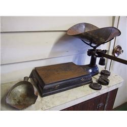 Beam Scale W/ 5 Weights & Scoop