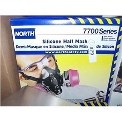 NEW NORTH SILICONE HALF MASK