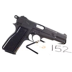 Browning Hi-power. Perfect military issue