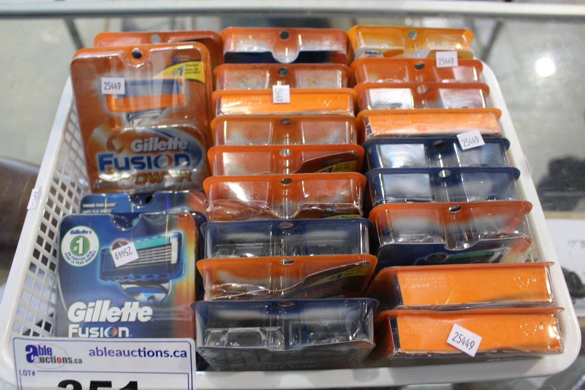BOX OF DISPOSABLE RAZORS - Able Auctions